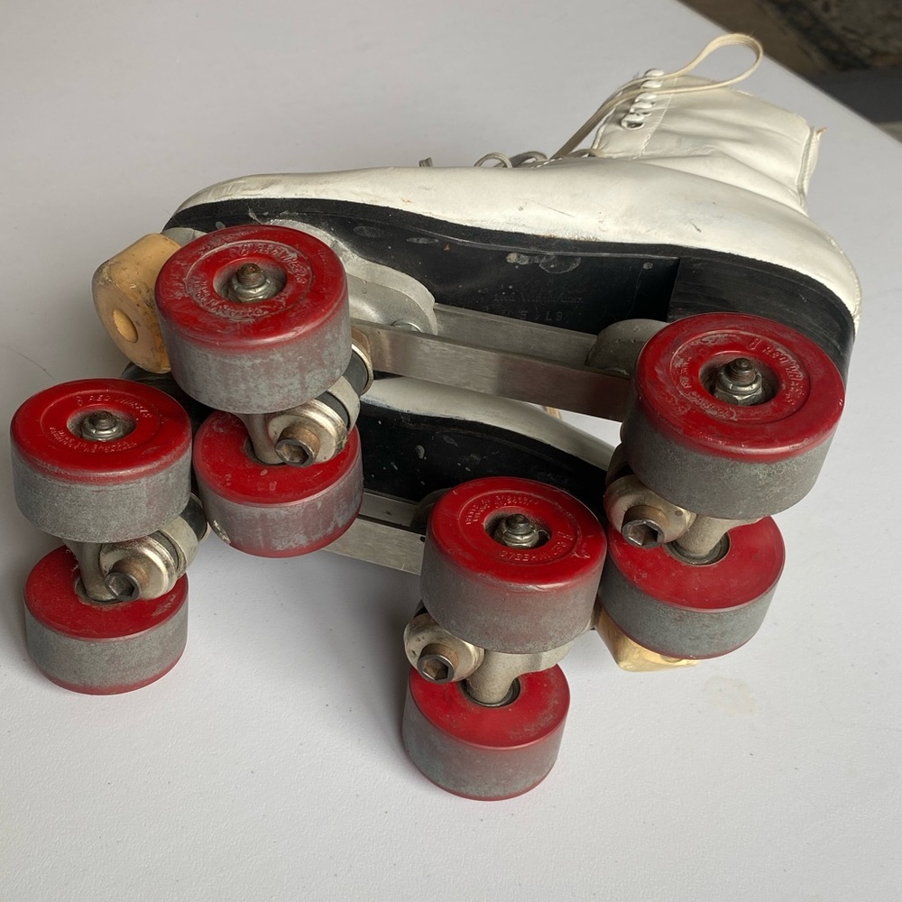Riedell Vintage White Leather Quad Roller Skates with Red Wheels. Used/vintage. - Picture 13 of 16